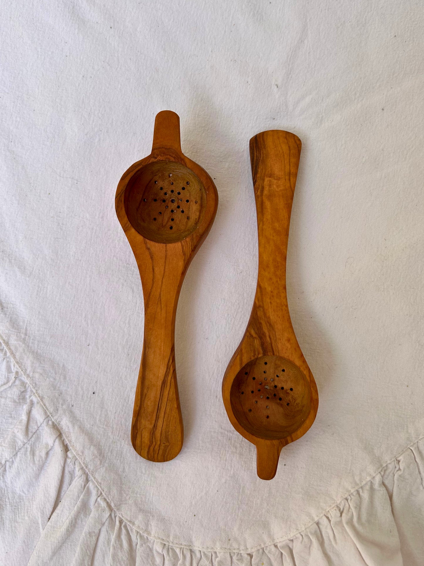 Colador en madera olivo